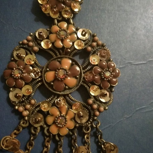 Boho style bronze pendant like new with sequins and beads