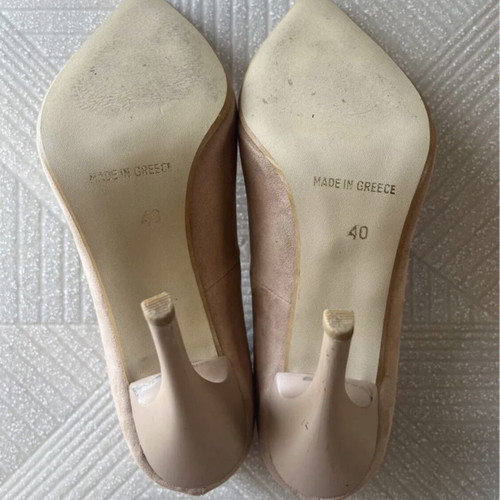 Bozikis beige suede pumps size 40 used