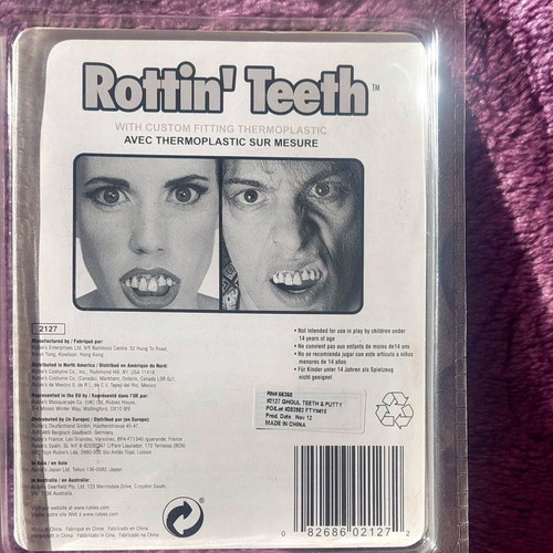 Carnival mouthguard with rotten teeth