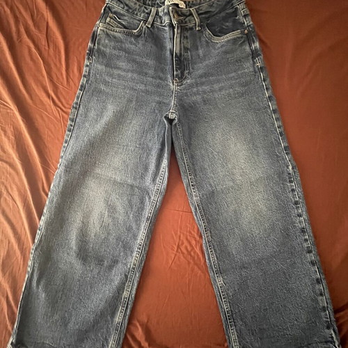 Zara jeans size 38 like new, blue