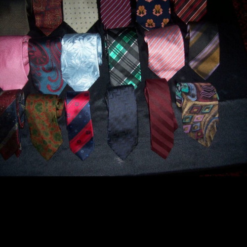 Silk ties pack of 40 like new, branded, gray and multicolor
