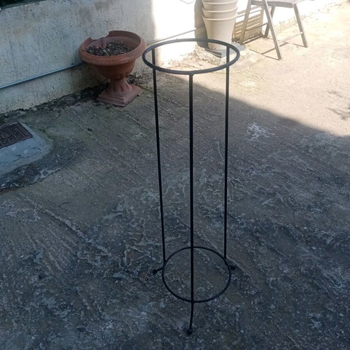 Metal plant pot stand tall like new