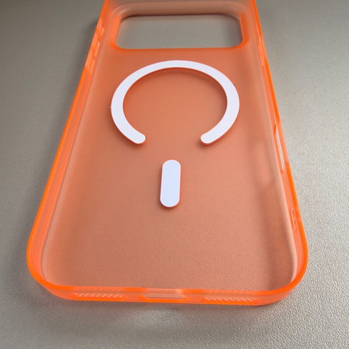 17 Pro Max case and privacy glass like new