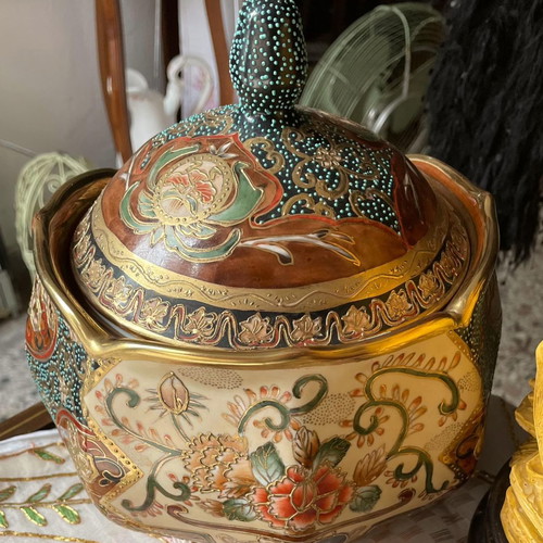 Royal Satsuma set of kaspo and ashtray with cross stamp