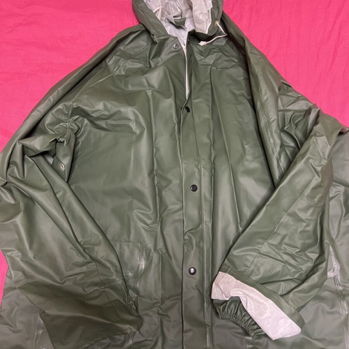 Army Green Jacket water resistant, new, XXL