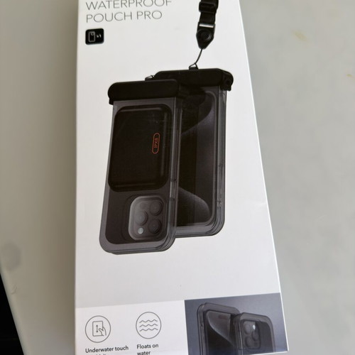 ESR Waterproof Pouch Pro for iPhone 14/15 Pro Max