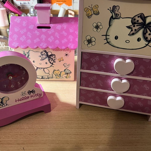 Sanrio Hello Kitty wooden clock used, functional, pink design