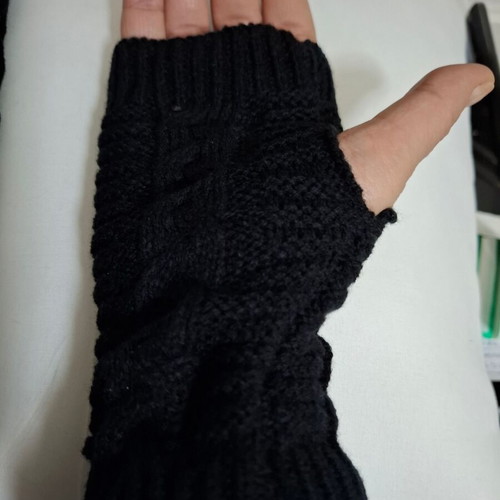 Knitted open finger glove new, black, one size