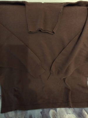 Brown turtleneck sweater used, size 40