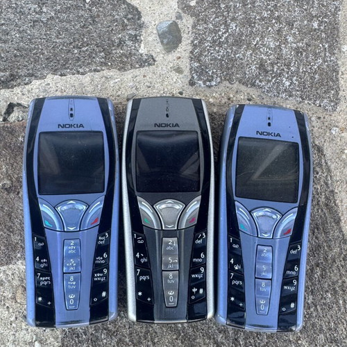 Nokia 7250i phones like new, set of 3 with original charger