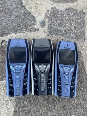 Nokia 7250i phones like new, set of 3 with original charger