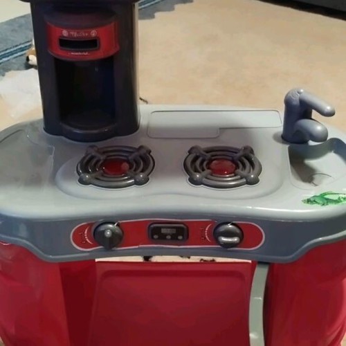 Toy kitchen and grill used, battery replacement needed