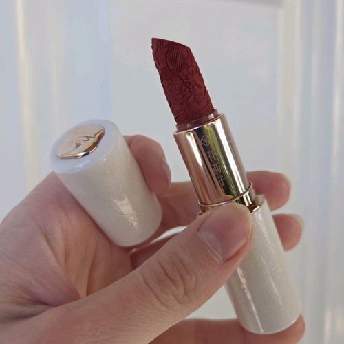 Florasis Floral Dew Care Floral Engraving Lipstick new, shade M132 Beautiful Mist