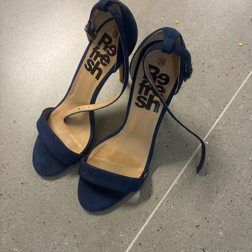 Refresh blue sandals size 39