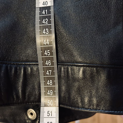 Women's fitted genuine leather jacket, size M, black