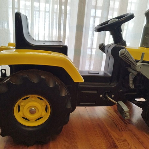 Dolu Excavator yellow like new with stickers