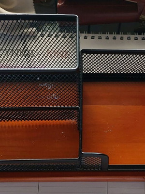 Σετ αξεσουάρ γραφείου 3 τμχ σαν καινούργιο με ξύλινη βάση