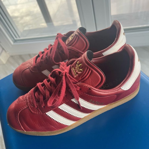 Adidas Gazelle athletic shoes like new, size 39 1/3, red