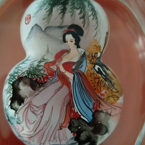 Traditional Chinese Snuff Bottle new with original box