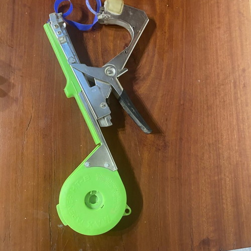 Max Tapener HT-B vineyard tying tool like new