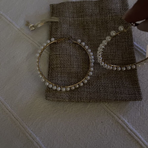Hoop earrings with pearls gold tone new