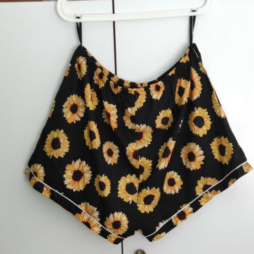 Pajama set with sunflowers like new, size XXL, black and yellow