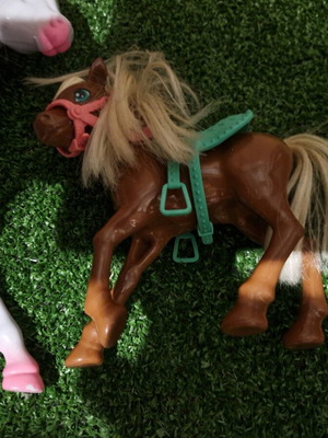 Σετ αλογάκια Barbie σαν καινούργιο, δύο τεμάχια