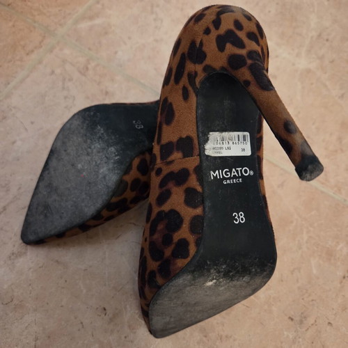 Migato Leopard Print Pumps with Pointed Toe