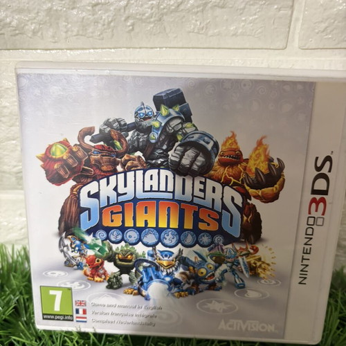 Skylanders Giants Nintendo 3DS game used, complete