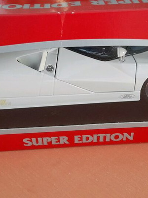 Ford Gt90 1:18
