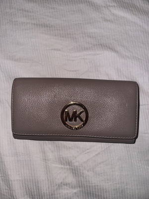Michael Kors wallet beige, like new