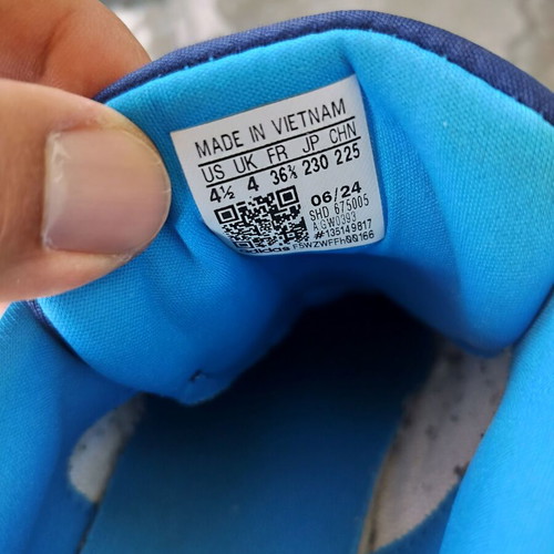 Adidas athletic shoes size 36 and 2/3 like new, blue