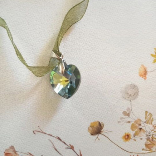 Heart Necklace new, dark green with small sparkling heart