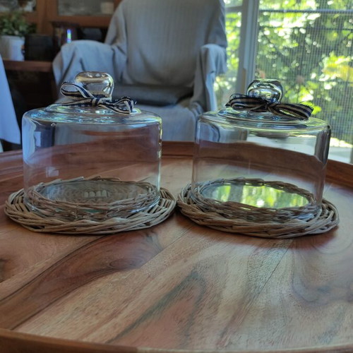 Cake stands like new, decorative