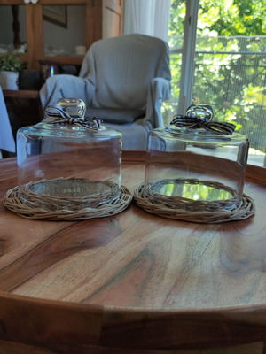 Cake stands like new, decorative