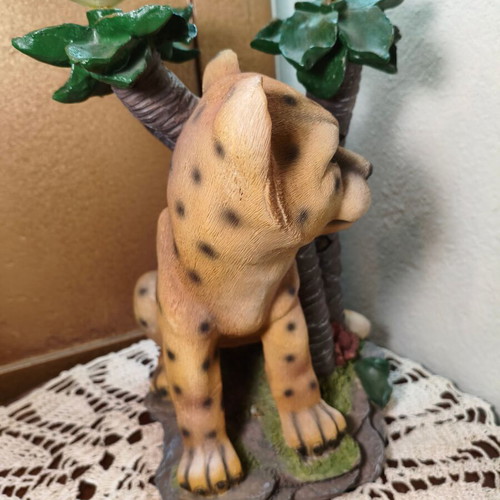 Vintage 1985 Hamco Baby Cheetah Tropical Forest resin decoration, large