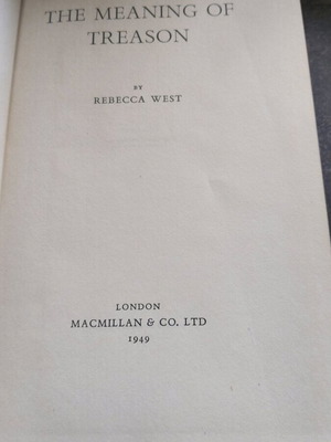 Βιβλίο The Meaning of Treason μεταχειρισμένο, σπάνιο