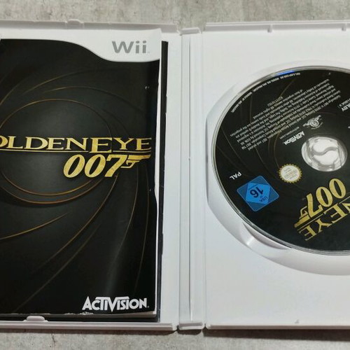 Goldeneye 007 Wii like new, complete with manuals