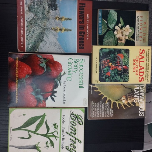 Books on plants and herbs used, set of 16, foreign and Greek