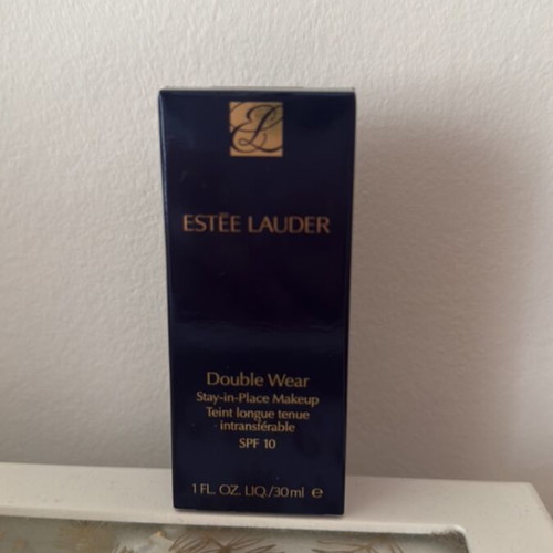 Estee Lauder Double Wear 2N1 new, unopened