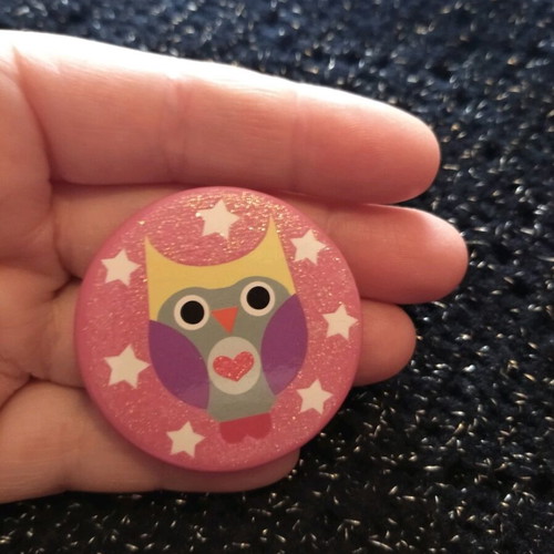 Owl pin like new, pink