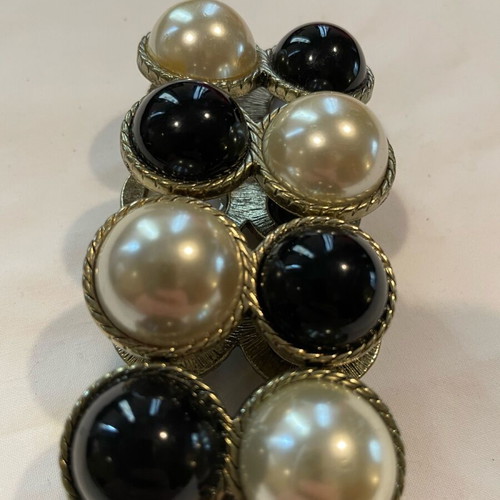 Faux pearl and black cabochon bracelet like new