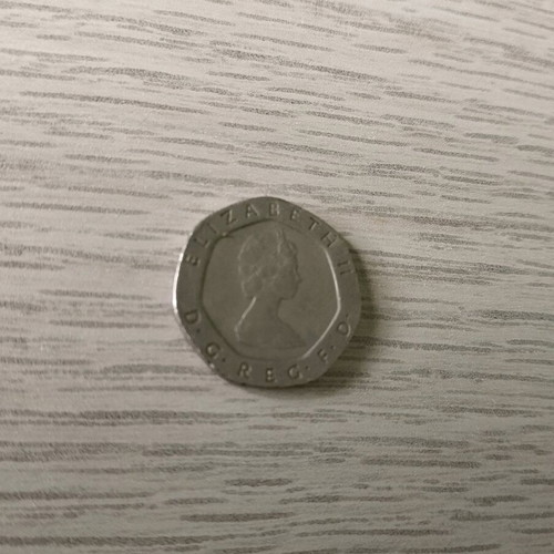 Coin Great Britain 1983 pence Queen Elizabeth used