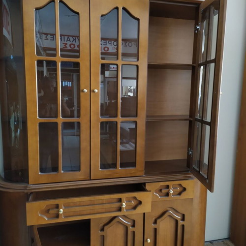 Karydi showcase used