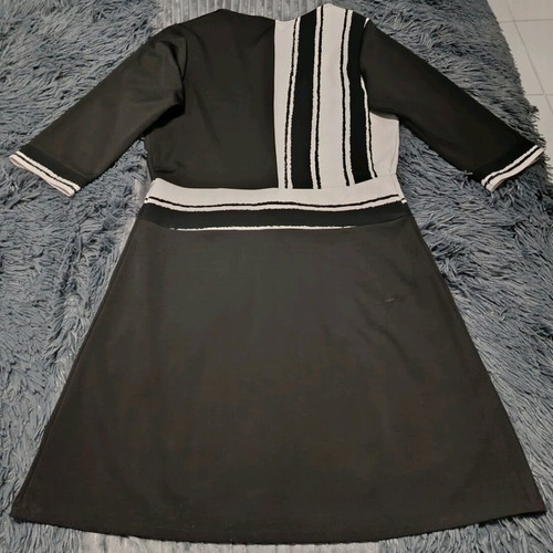 Italian dress size M like new, very chic and unique
