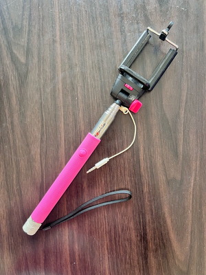 Επεκτεινόμενο ροζ selfie stick σαν καινούργιο για κινητά