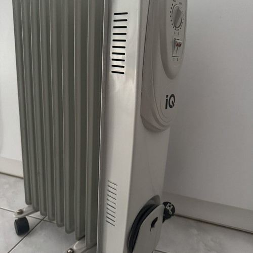 IQ Oil Radiator 9 Fins 2000W Like New
