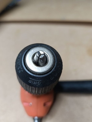 Angle chuck for drill driver like new