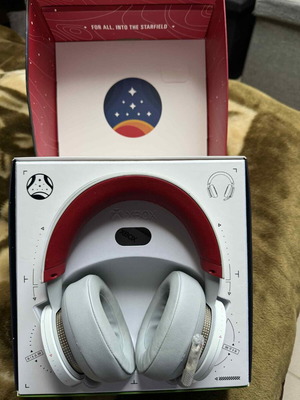 Xbox Starfield Limited Edition Headset like new
