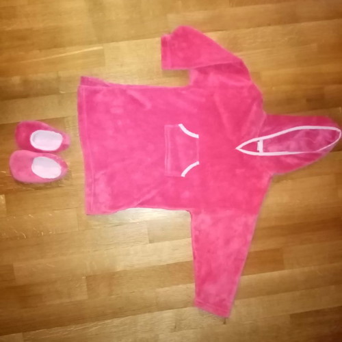 Bathrobe towel and slippers for 2-4 years like new